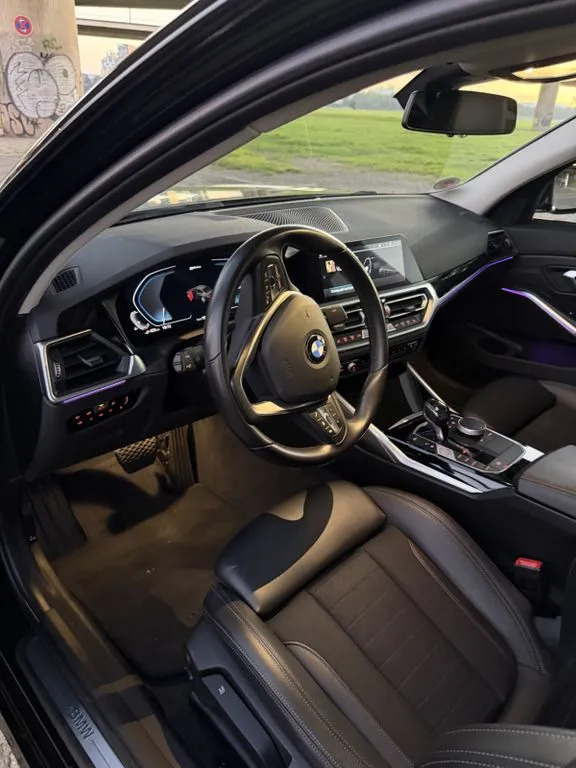 BMW 330
