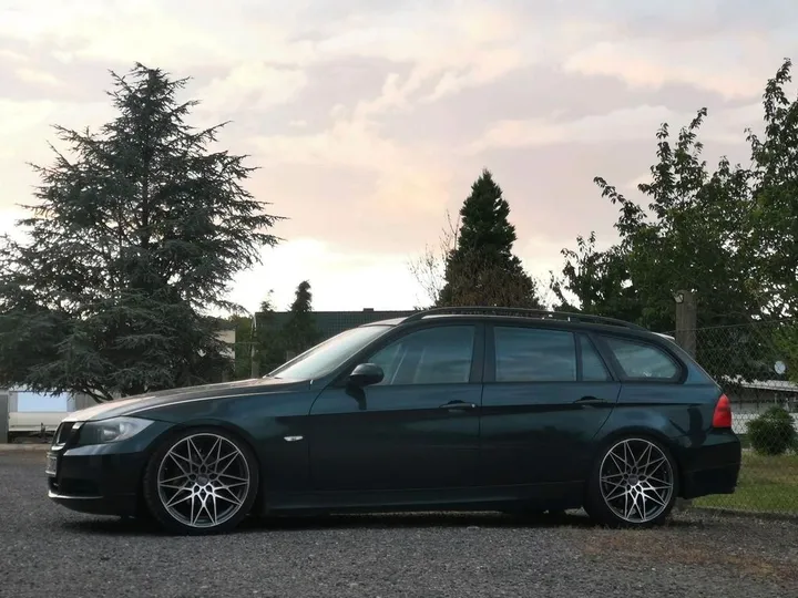 BMW 320