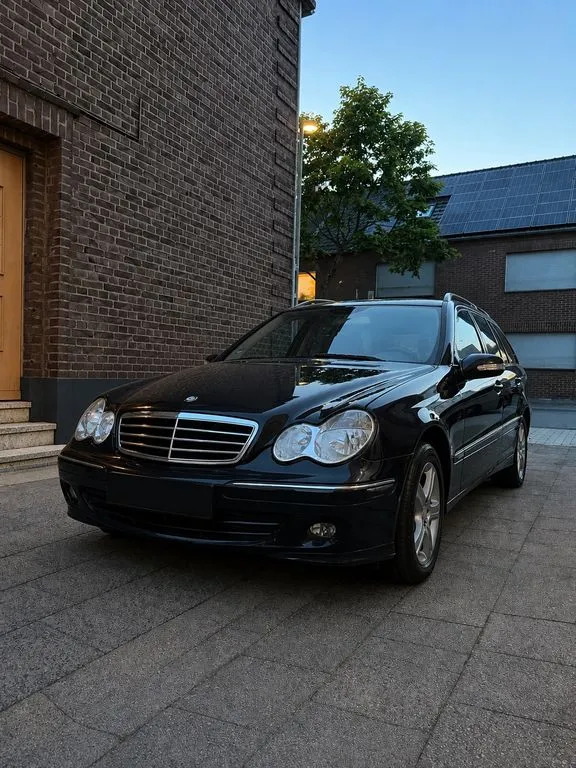 Mercedes-Benz C 220
