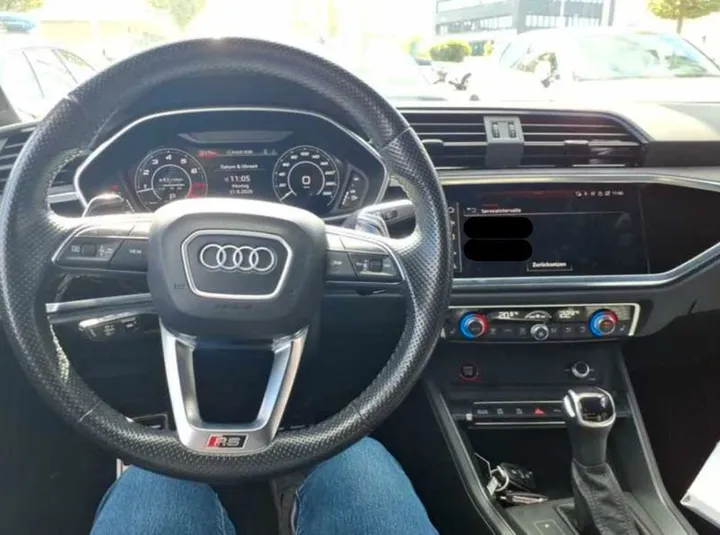 Audi RSQ3