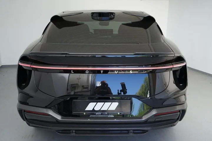 Lotus Eletre