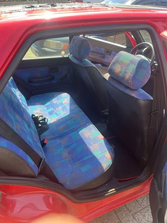 Peugeot 106