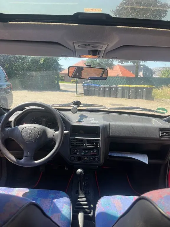 Peugeot 106
