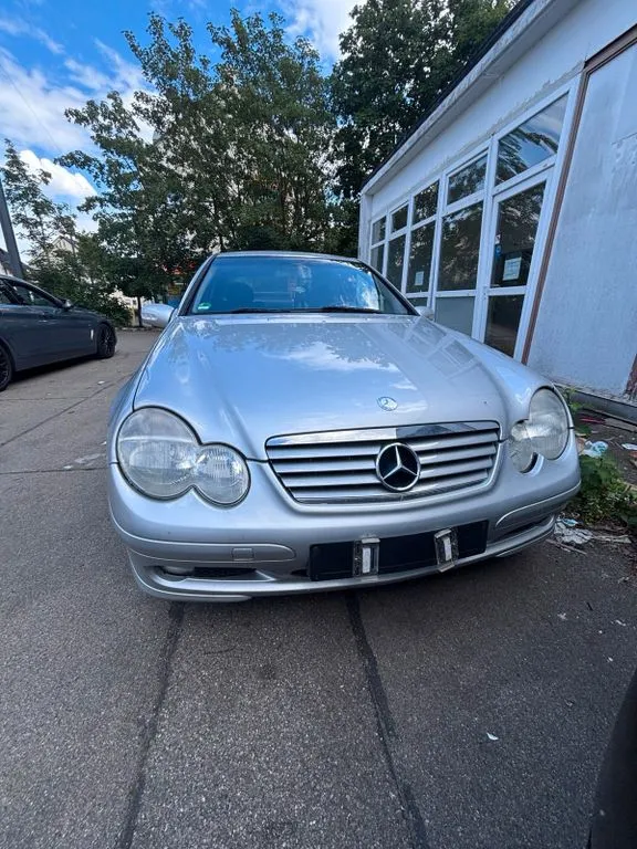 Mercedes-Benz C 180