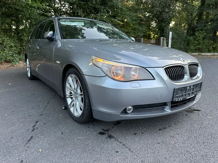 BMW 523