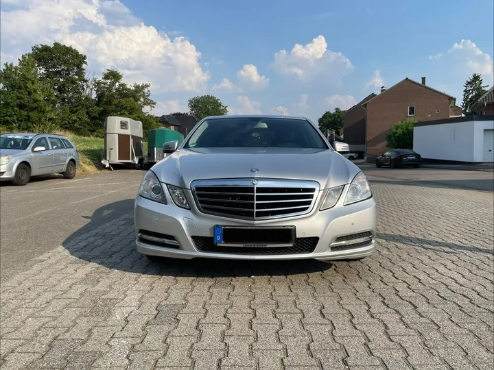 Mercedes-Benz E 220