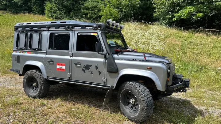 Land Rover Defender