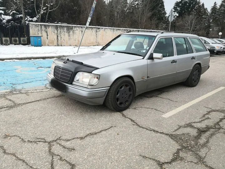 Mercedes-Benz E 320
