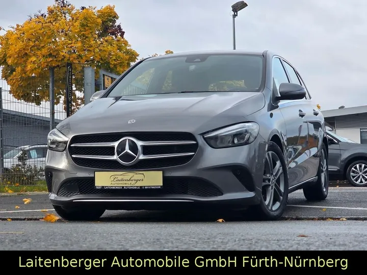 Mercedes-Benz B 220