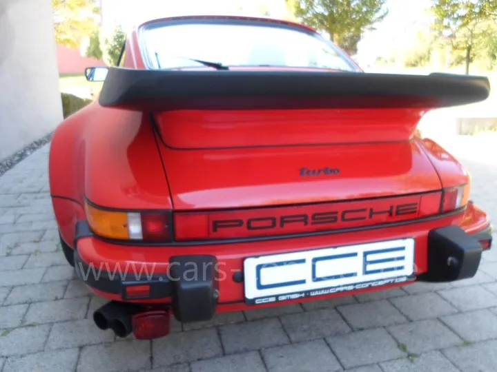 Porsche 930