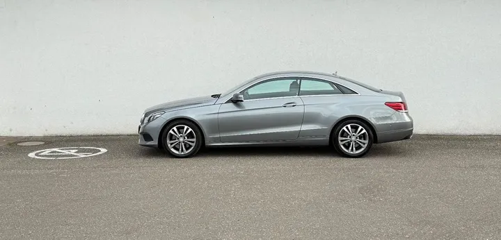 Mercedes-Benz E 200