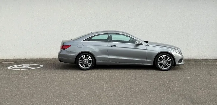 Mercedes-Benz E 200