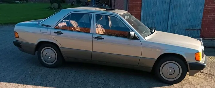 Mercedes-Benz 190