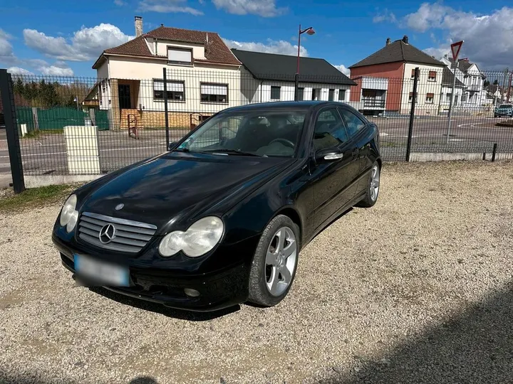 Mercedes-Benz C 220