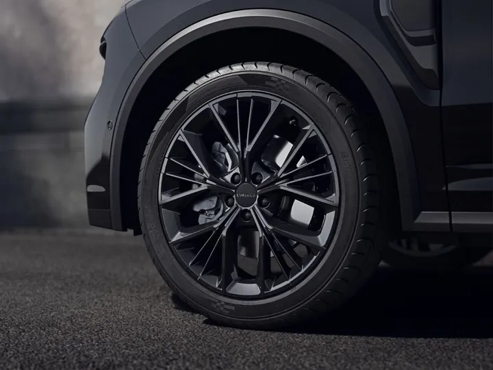 Lynk&Co 01
