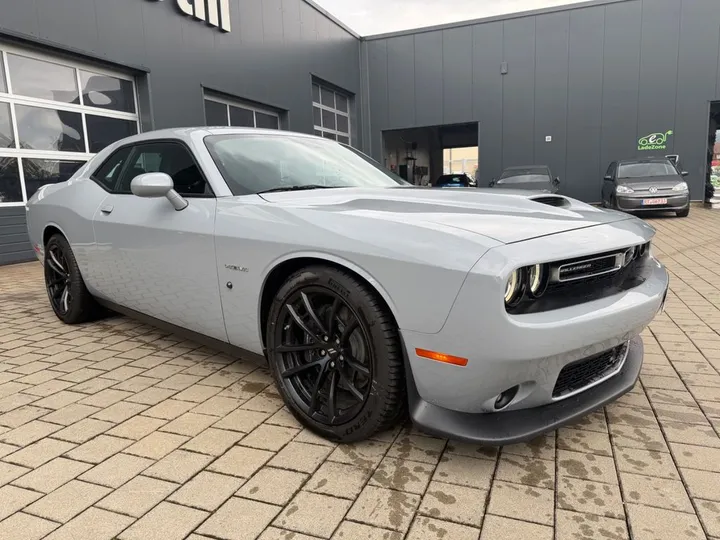 Dodge Challenger