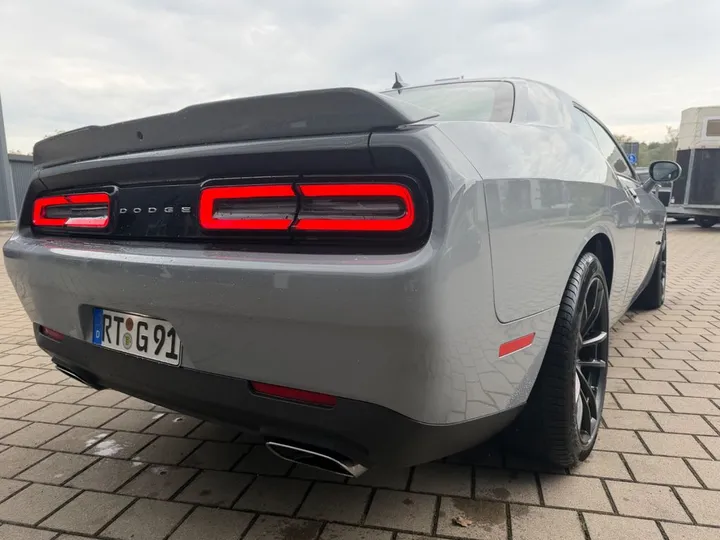 Dodge Challenger