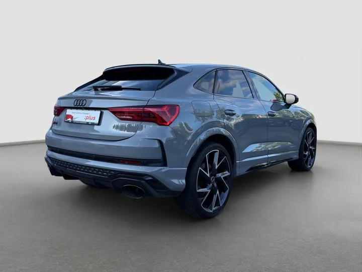 Audi RSQ3