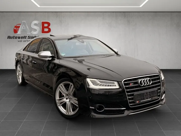 Audi S8