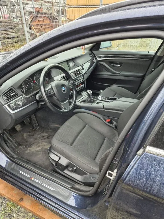 BMW 323