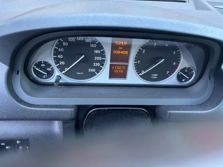 Mercedes-Benz 200