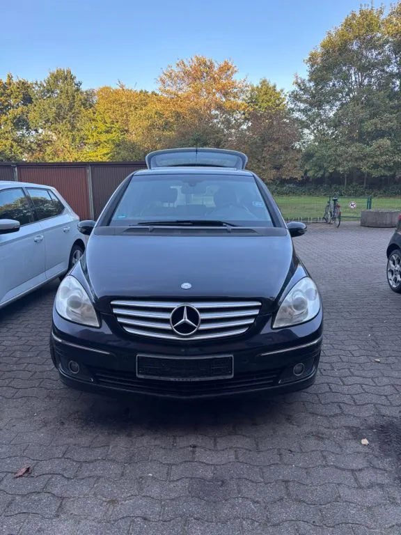 Mercedes-Benz 200