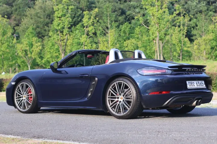 Porsche 718