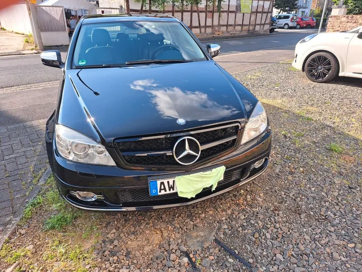 Mercedes-Benz 230