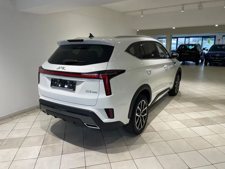 JAC 8 Pro