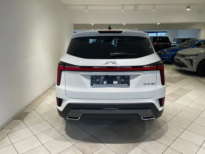 JAC 8 Pro