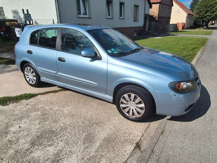 Nissan Almera