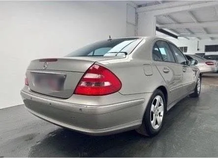 Mercedes-Benz E 220