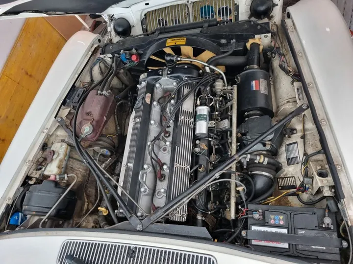 Jaguar XJ6