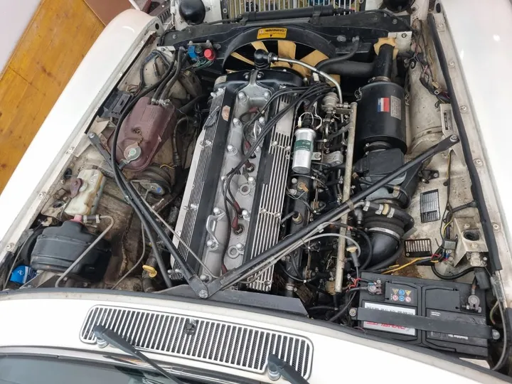 Jaguar XJ6