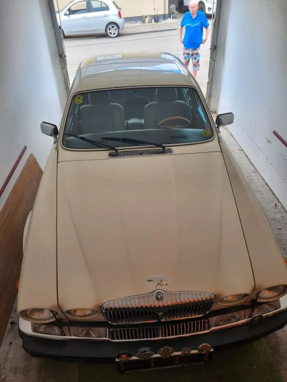 Jaguar XJ6