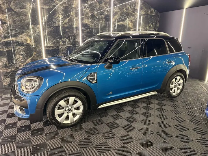MINI Countryman D (Cooper)