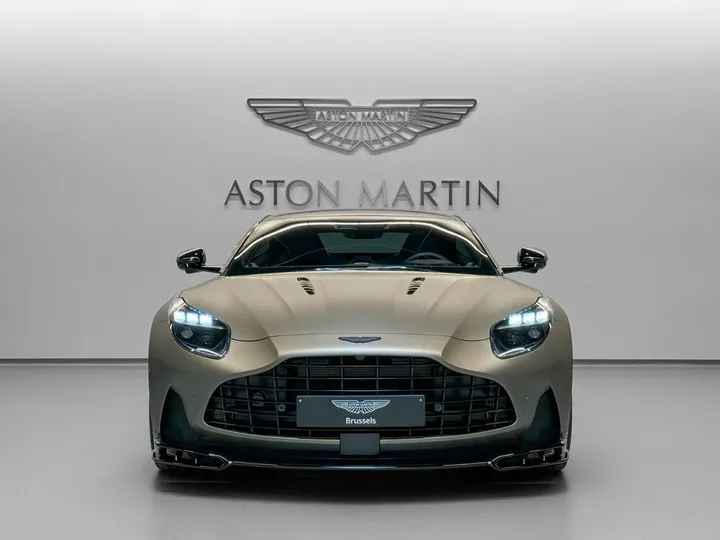 Aston Martin DB12