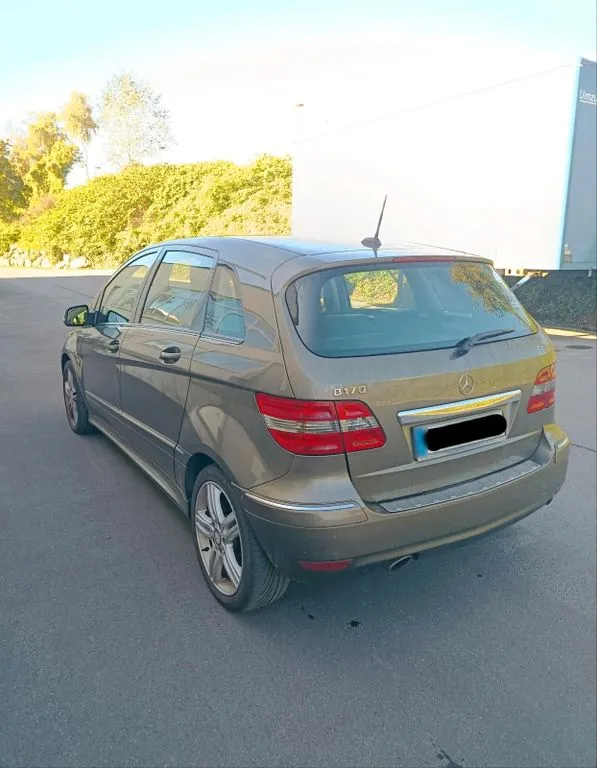 Mercedes-Benz B 170