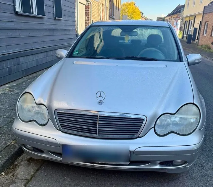 Mercedes-Benz C 180