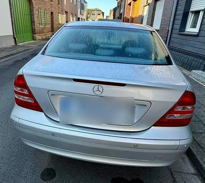 Mercedes-Benz C 180