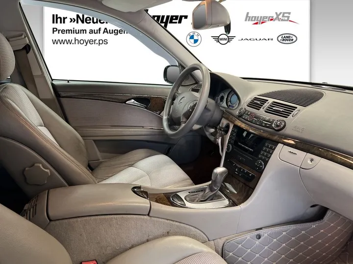 Mercedes-Benz E 240