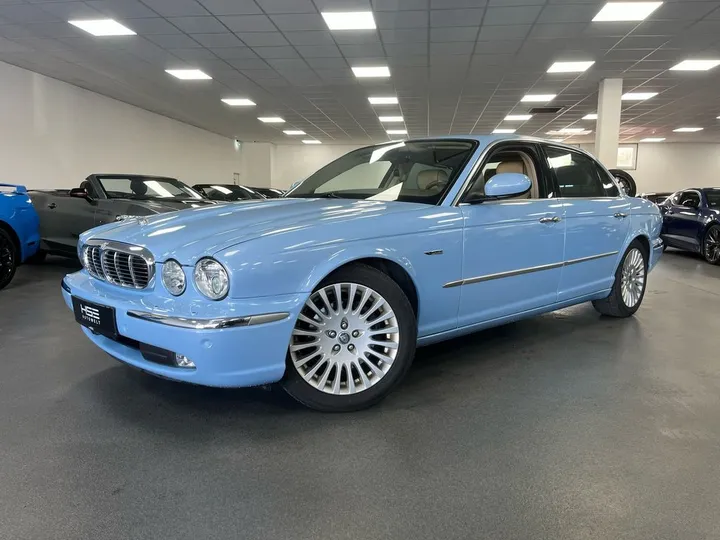 Jaguar XJ