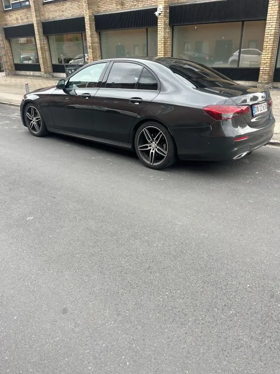 Mercedes-Benz E 300