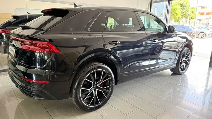 Audi Q8