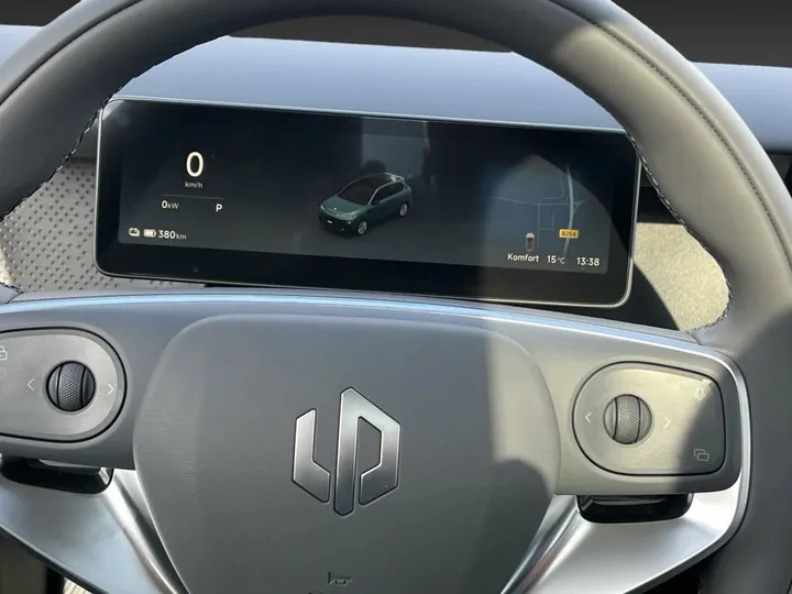 Leapmotor B10