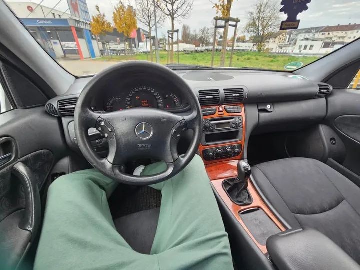 Mercedes-Benz C 180