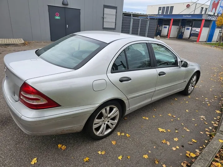 Mercedes-Benz C 180