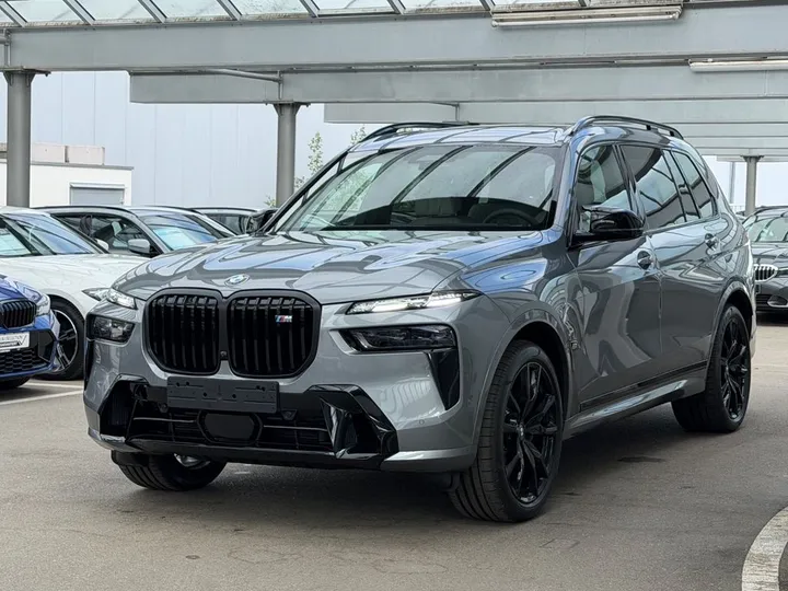 BMW X7 M60