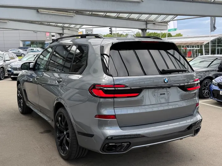 BMW X7 M60