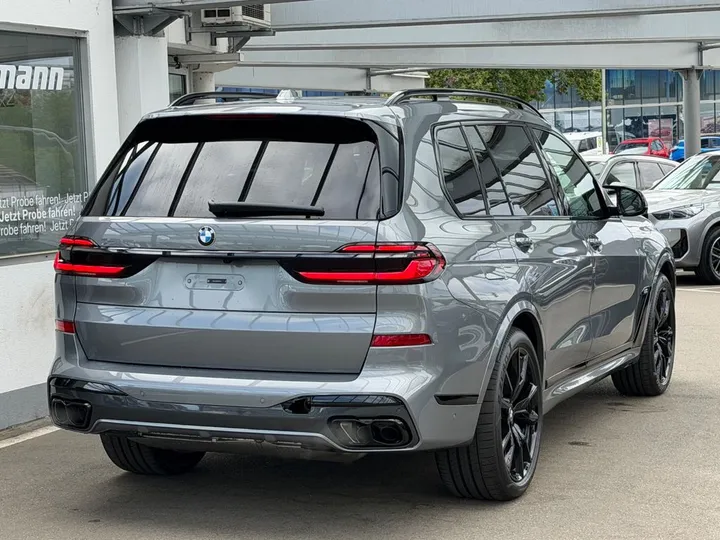 BMW X7 M60